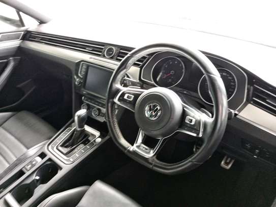 Volkswagen Passat Rline image 5