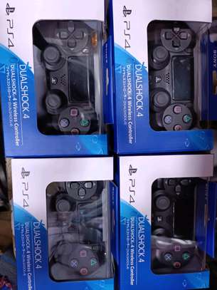 Ps4 pads.. image 1