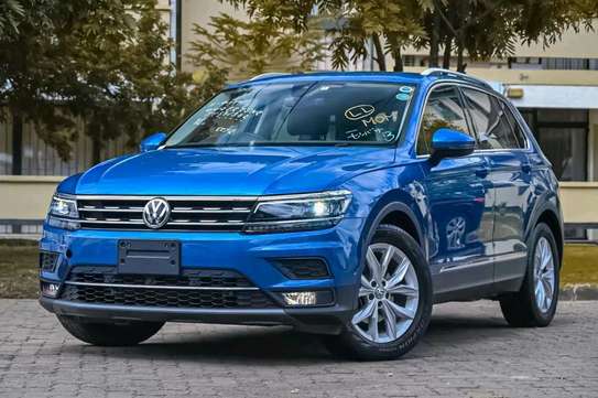 2018 Volkswagen Tiguan sunroof image 9