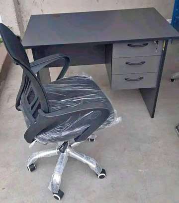 Executive High quality office desks and chairs image 10