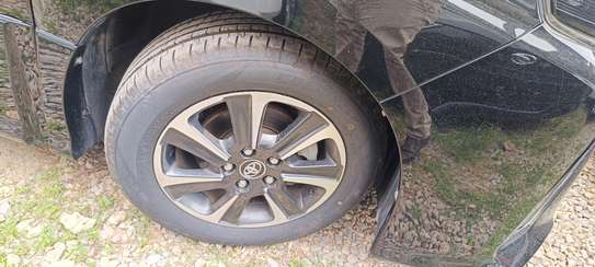 Toyota VoxY  Black 2018 2wd image 3