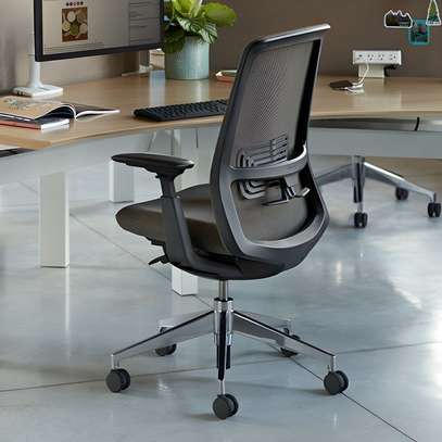 Office Chairs: Simple Mesh Office Chair image 1