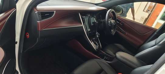 Toyota Harrier premium white 2017 2wd Sunroof image 4
