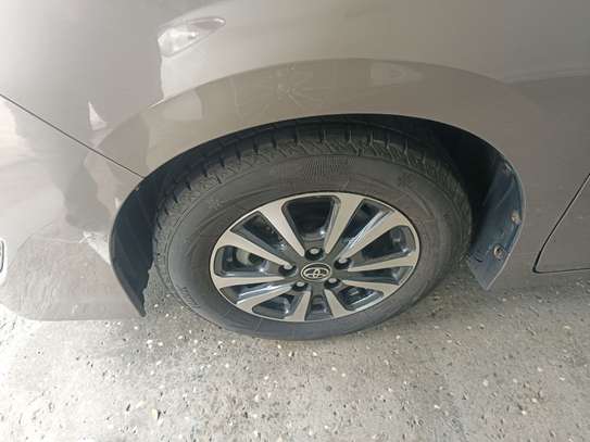 Toyota Esquire hybrid gold 2019 image 4