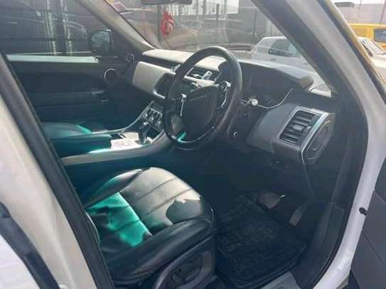 2015 Range Rover Sport image 9