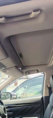 Mitsubishi Outlander PHEV 2018 4wd image 6