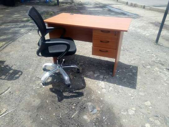 High quality office desk and chair image 10