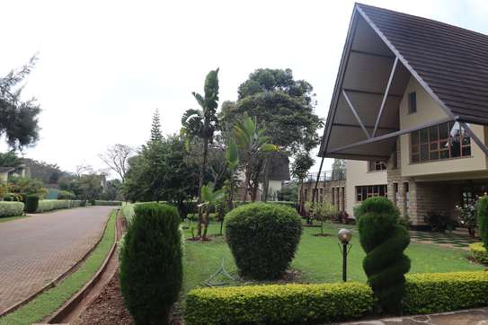 6 Bed Townhouse with En Suite in Karen image 2