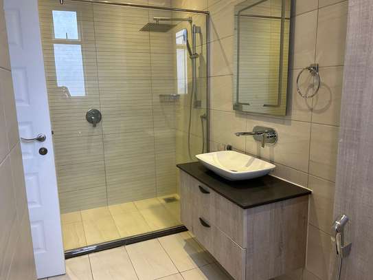 Furnished 2 Bed Apartment with En Suite at Rhapta Road image 5