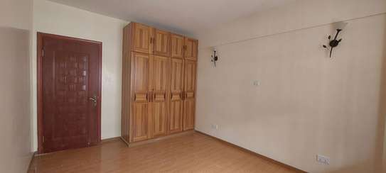 4 Bed Apartment with En Suite in Kilimani image 11