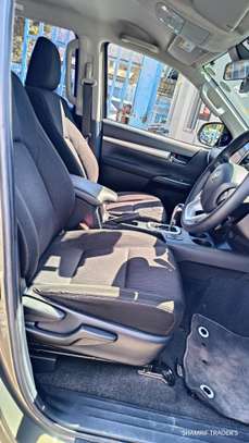 Toyota Hilux Double cabin Grey 2021 image 12