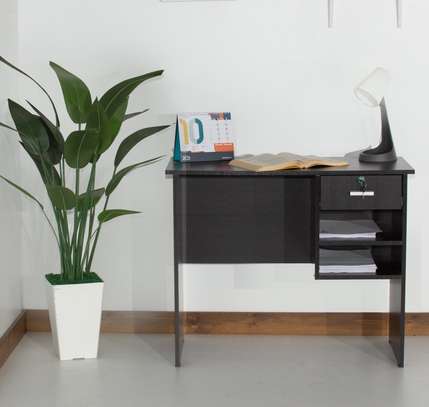 Office table: 0.9 Meter Straight Writing Study table image 1