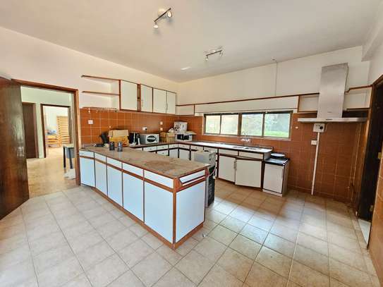 5 Bed House with En Suite in Kileleshwa image 7