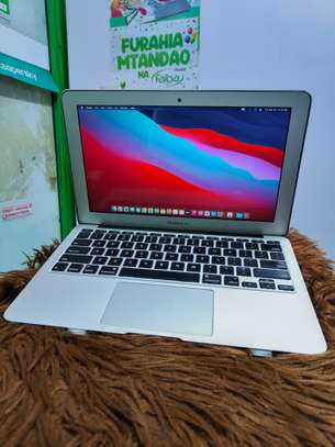 MacBook Air Early 2014 Intel Core i5 image 4