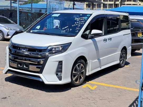 Toyota Noah wxb image 1