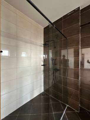 Serviced 2 Bed Apartment with En Suite in Westlands Area image 9