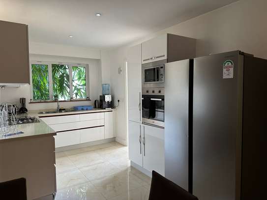 Serviced 2 Bed Apartment with En Suite in Westlands Area image 2