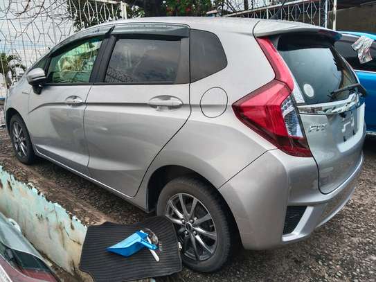 Honda fit hybrid silver image 1
