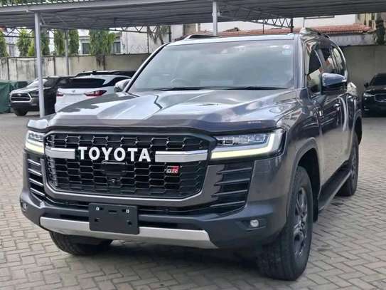 LANDCRUISER PRADO LC300 GR SPORT 2023MODEL image 5