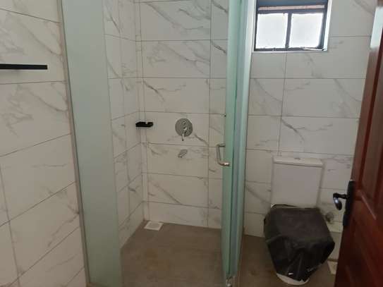 5 Bed House with En Suite at Ridgeways image 5