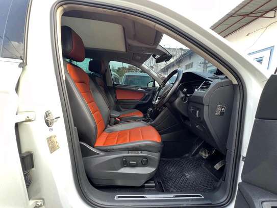 VOLKSWAGEN TIGUAN tsi SUNROOF 2018MODEL image 7