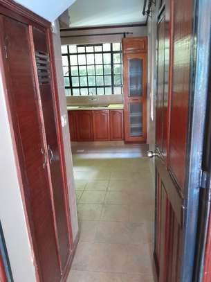 5 Bed Townhouse in Kilimani image 5