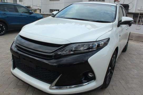 Toyota Harrier Gs 2016 70,000 Kms image 1