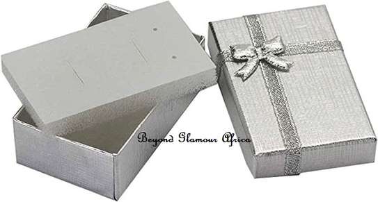Grey cardboard jewelry gift box image 1