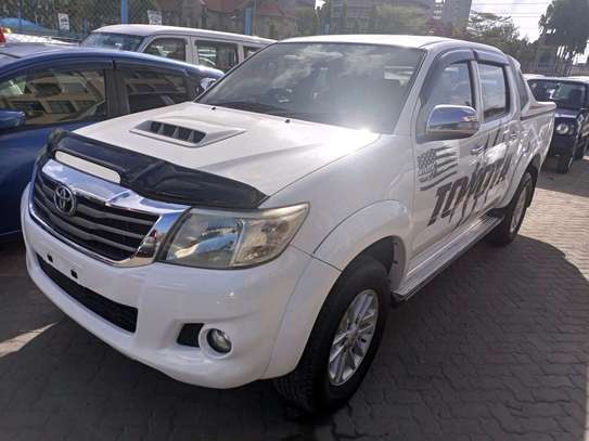 Toyota Hilux Double Cabin image 5
