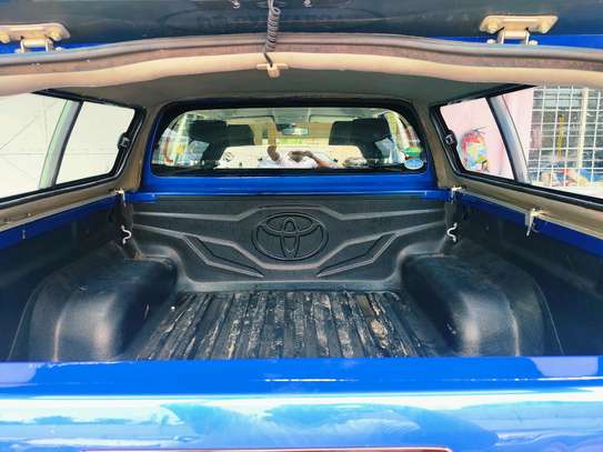 Toyota Hilux double cabin blue 2017 4wd image 9