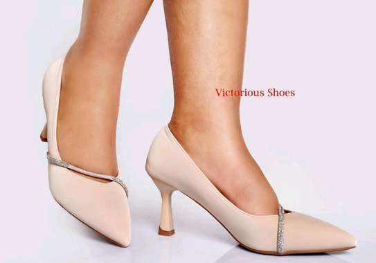 Ladies classy shoes image 3