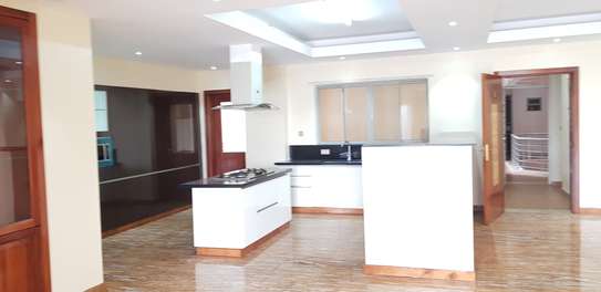 4 Bed Townhouse with En Suite at Mwingi Road image 28