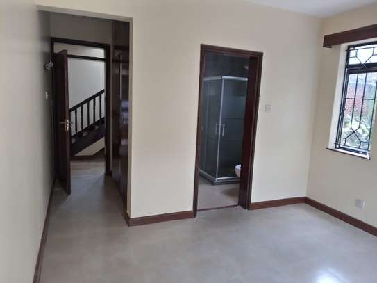 5 Bed House with En Suite at Riverside Drive image 11