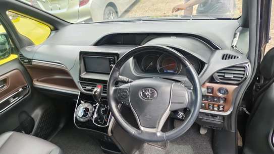 Toyota Esquire Noah Sunroof 2018 2WD image 7