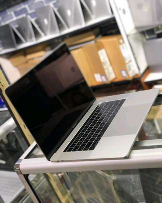 Apple MacBook Pro A2141 (16 -inch, 2019) Intel Core i9 image 3