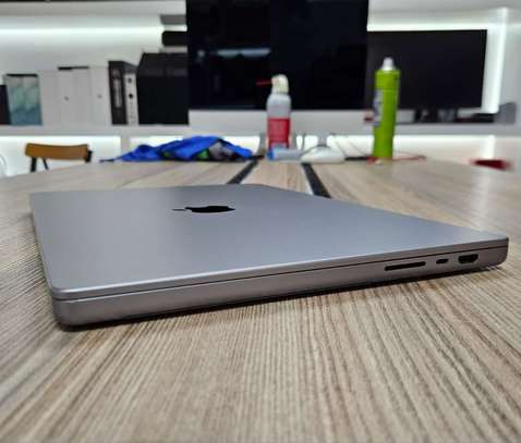 Apple MacBook Pro 16" M1 Pro Late 2021 image 3
