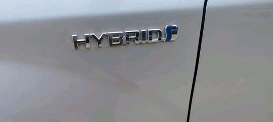 Toyota corolla Fielder Hybrid Silver 2018 image 8