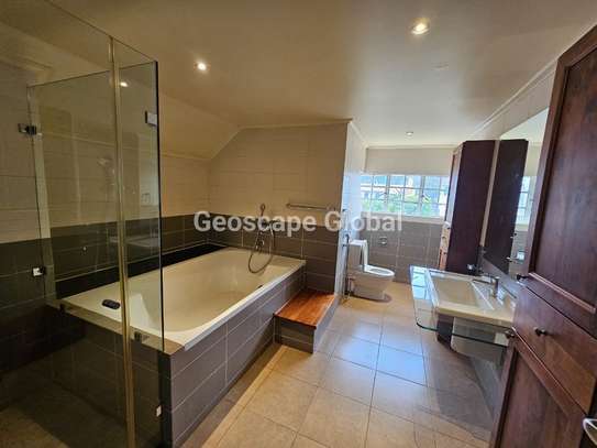5 Bed House with En Suite at Westland image 4