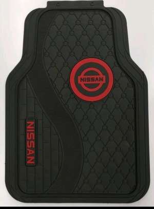 Black Nissan car mats 5 pcs image 1