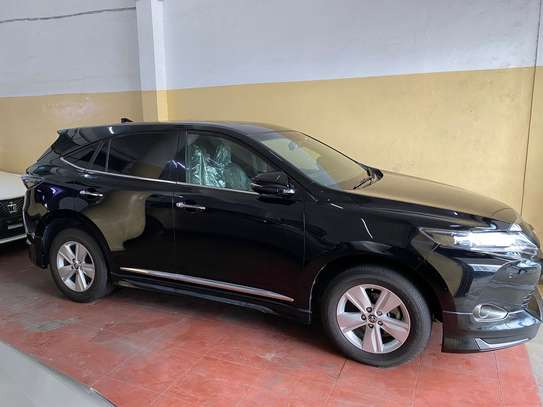 Toyota Harrier with only 39k km image 7