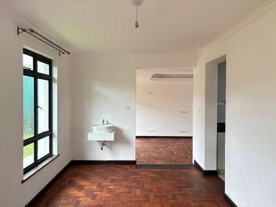 5 Bed House with En Suite in Kiambu Road image 11