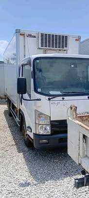 ISUZU NPR85 freezer image 11