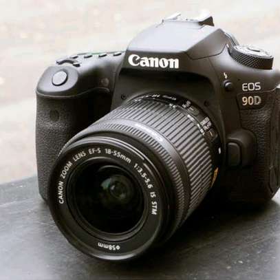 Canon EOS 90D EF-S 18-135mm USM lens image 2