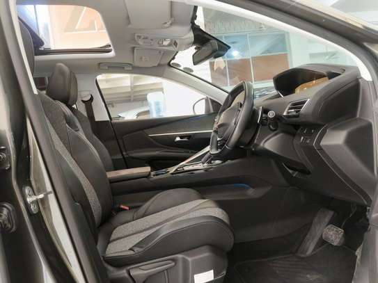 Peugeot 3008 2019 sunroof image 3