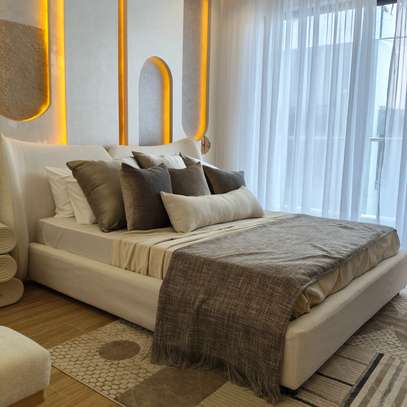 Serviced 3 Bed Apartment with En Suite at 2 Avanue image 10