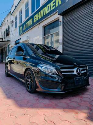 Mercedes Benz B250 image 6