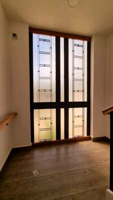 5BEDROOM VILLA WITH DSQ FOR SALE image 4