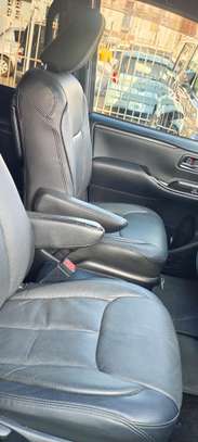 Toyota Esquire hybrid black Medalist 2018 image 10