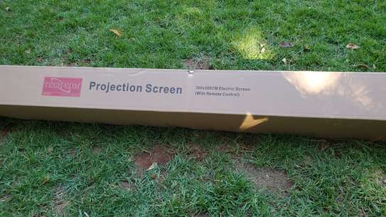 167-Inch / 300cm by 300cm Electric Projector Screen image 5
