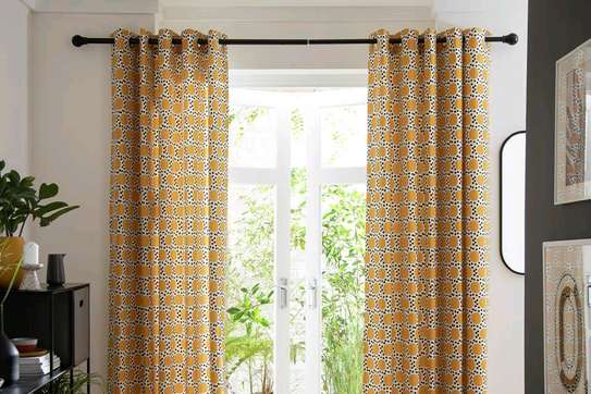 } ©°CURTAINS image 1